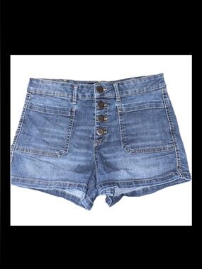 Women’s Aeropostale Jean button up shorts size 8